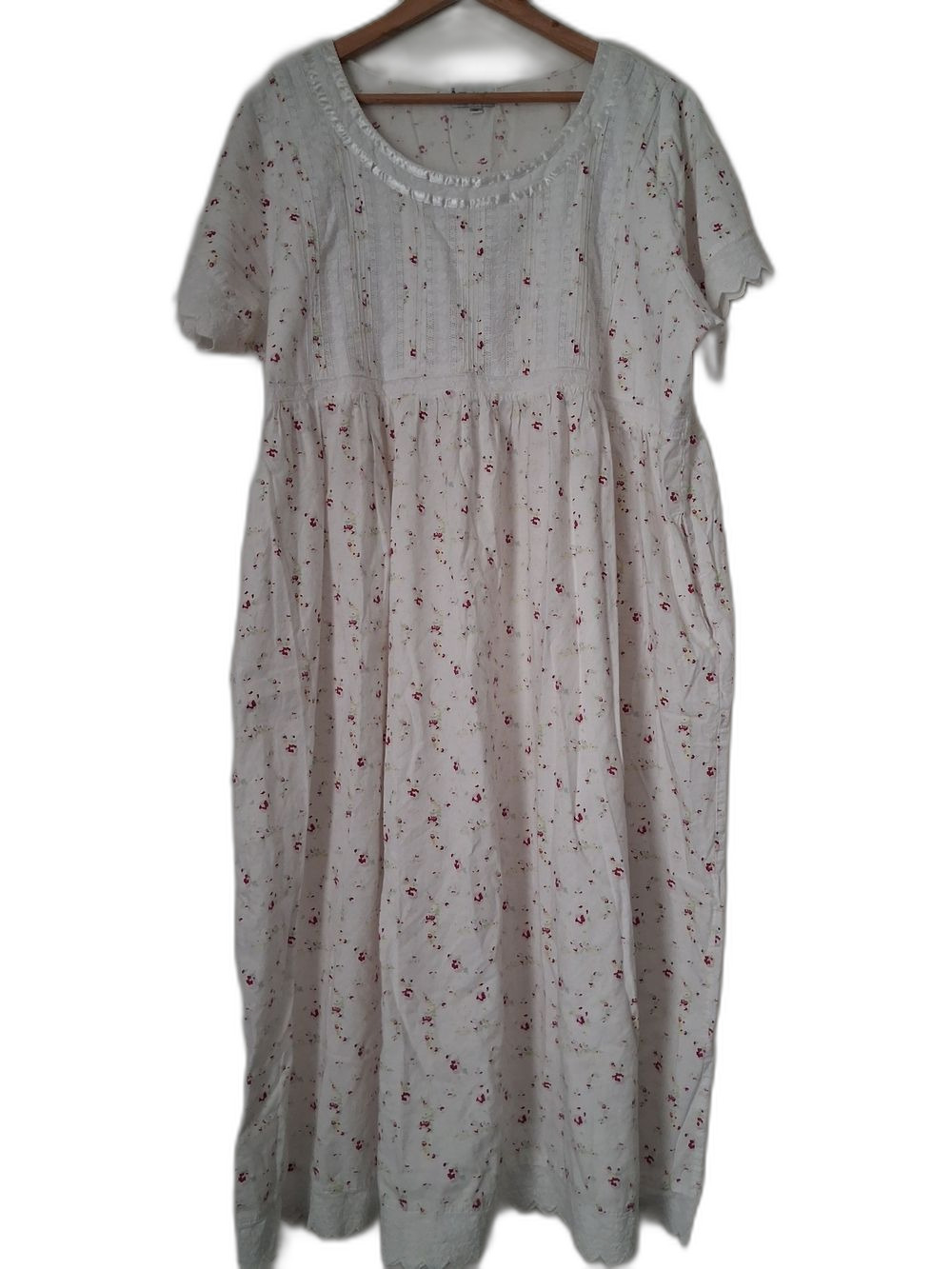 VTG White Floral Scalloped Sleeve Cotton Mumu Dress Nightgown 2X Breathable